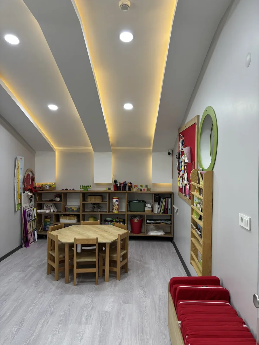 Kırmızı Kapsül fotoğrafı 4